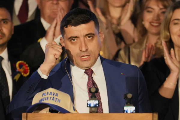 VIDEO George Simion și-a lansat o serie de videoclipuri pe YouTube: „Cum ne-au furat alegerile” / În 18 mai, el își recunoscuse înfrângerea / Atac la un jurnalist HotNews
