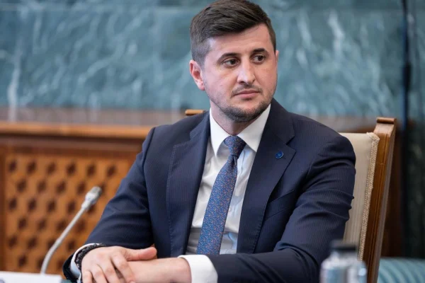 Lucian Rusu, senator PNL: Nu începi cu mobila când construiești o casă. Nici guvernarea nu începe cu funcțiile