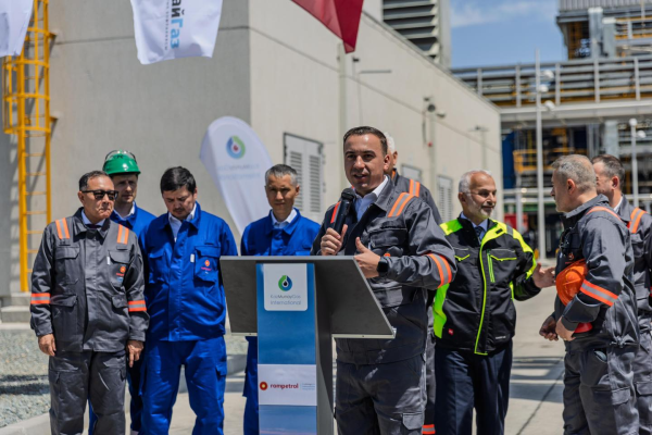 Bogdan Ivan a anunțat pornirea producţiei la centrala de cogenerare a rafinăriei Petromidia