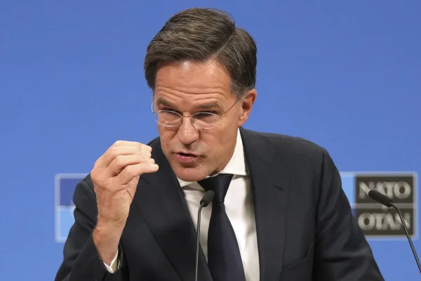 NATO: Rutte speră că țările aliate vor conveni o țintă generală de 5% din PIB pentru apărare