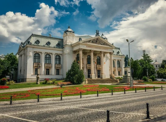 Ministerul Culturii: „Teatrul Cub din Iaşi trebuie să intre în legalitate”. Primăria analizează variante de relocare