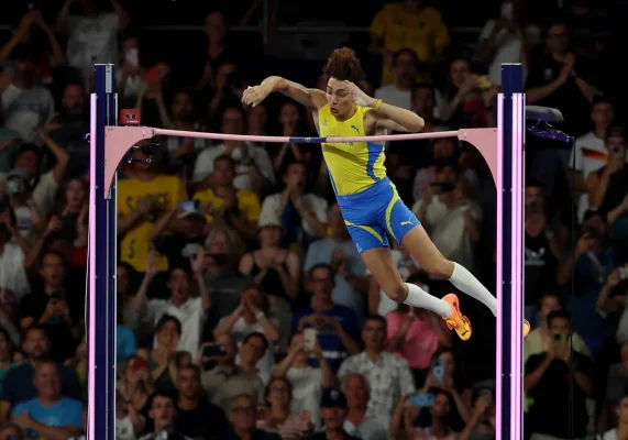 Duplantis scrie istorie din nou! Record mondial, în fața fanilor din Stockholm