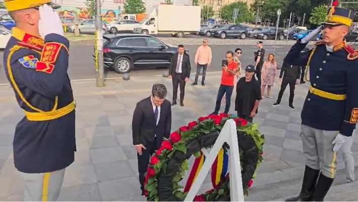 Președintele Nicușor Dan a depus o coroană în memoria victimelor Mineriadei: ”O represiune brutală care ne-a dus înapoi” / 35 de ani de când minerii lui Iliescu, trimis în judecată pentru infracțiuni contra umanității, au ”curățat” Piața Universității de protestatari