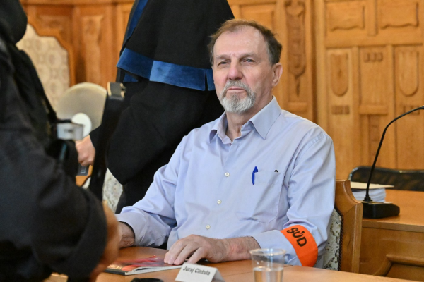 Slovacia: A început procesul persoanei care l-a împușcat pe Robert Fico. Acuzat de TERORISM, suspectul ar fi tras „pentru că Fico sufoca cultura”
