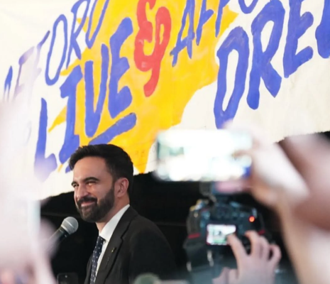 Atacat de Trump, noul star al democraţilor americani, Zohran Mamdani, câştigă alegerile primare la New York