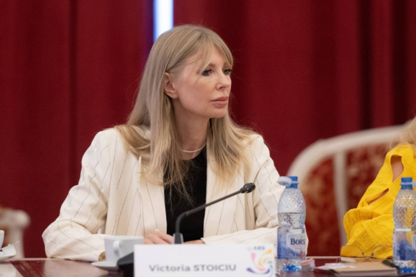 Cum exploatează extremiștii, în cheie populistă, politicile pe care ar trebui să le promoveze social-democrații. Reforma PSD, în viziunea Victoriei Stoiciu