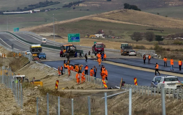 SURSE Porțiunea a doua din tronsonul 5 al autostrăzii Sibiu – Pitești se deschide în această săptămână / ”Nu am stabilit încă data, dar va fi în această săptămână” / Va fi cel de-al doilea tronson încheiat din această autostradă / Mai sunt în lucru alte trei