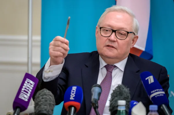 Rusia condiționează încheierea războiului din Ucraina de oprirea extinderii NATO spre est