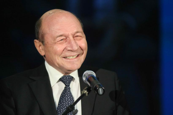 La loc condamnarea: Băsescu rămâne turnător, dar cu drepturi de fost președinte. Se poate întoarce în vila din Gogol, unde s-ar fi mutat Bolojan