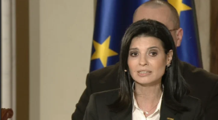 Dezbatere TVR. Lavinia Șandru: România reală trebuie să se lupte în primul rând cu abuzurile