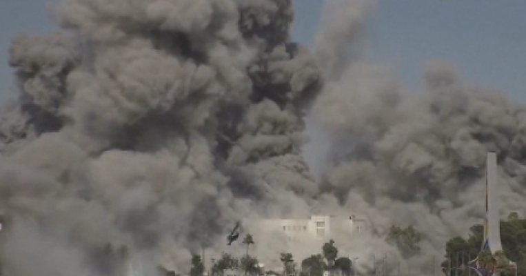 Bombardamentul asupra sediului Ministerului Apărării din Siria, surprins în direct la o televiziune din Damasc