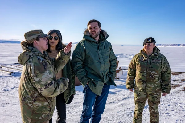Pentagonul transferă Groenlanda la Comandamentul de Nord al SUA / Insula ținea inițial de Comandamentul european al SUA / Este considerat un semnal că administrația Trump dorește controlul asupra teritoriului danez