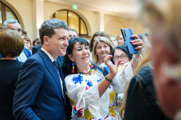 Nicușor Dan, întâlnire cu reprezentanții comunității românești din Germania: „Sunteți o carte de vizită pentru România”