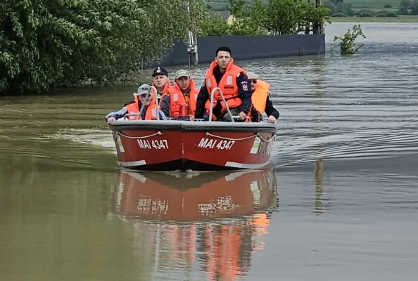 FOTO/VIDEO | Peste 175 de gospodării și aproape 4.400 de hectare inundate în județul Covasna, potrivit primelor bilanțuri