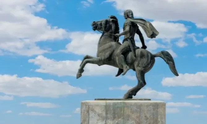 10 iunie în istorie. În anul 323 înainte de Hristos moare Alexandru cel Mare, fiul lui Filip al II-lea