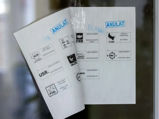 Abateri grave în ziua alegerilor. A rupt buletinul de vot, la ieşirea din cabină