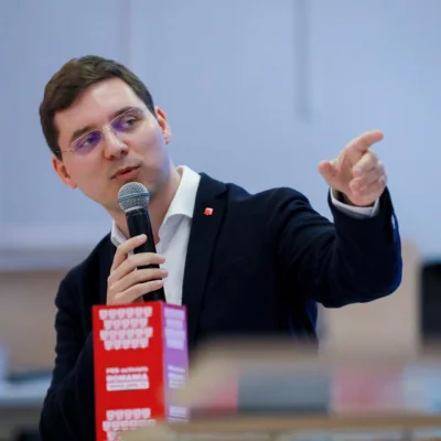 Victor Negrescu, despre negocierile pentru noul Guvern: PSD nu porneşte de la o poziţie rigidă. Nu vrem să dăm nici un cec în alb nimănui