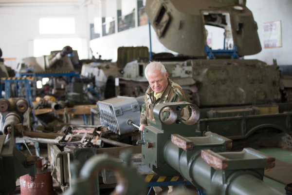 NATO cere o coordonare mai strânsă cu UE în industria de apărare şi în privinţa sprijinului pentru Ucraina