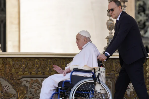 Papa Francisc și-a petrecut ultima zi lucrând, deși  medicii i-au spus că are nevoie de două luni de odihnă