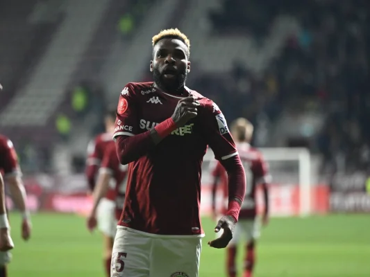 A murit fotbalistul Aaron Boupendza, care a trecut pe la Rapid. A căzut de la etajul 11 al unei clădiri din China