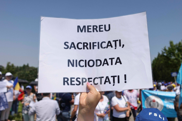 Nou protest în Piaţa Victoriei faţă de măsurile fiscale / Sindicaliștii acuză că acestea „afectează grav capacitatea de administrare a fondurilor europene”
