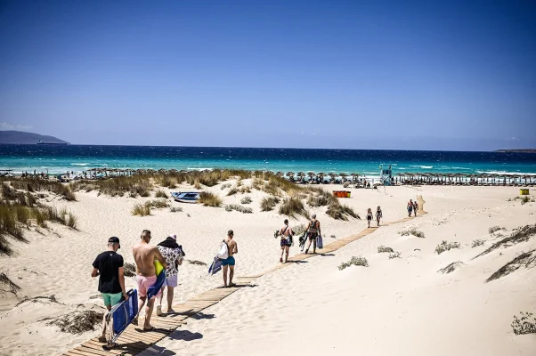 Primarul din Skiathos estimează sosirea a 15.000 de turişti români în acest an / ”Românii şi grecii au multe în comun, m-am simţit ca acasă în Bucureşti”