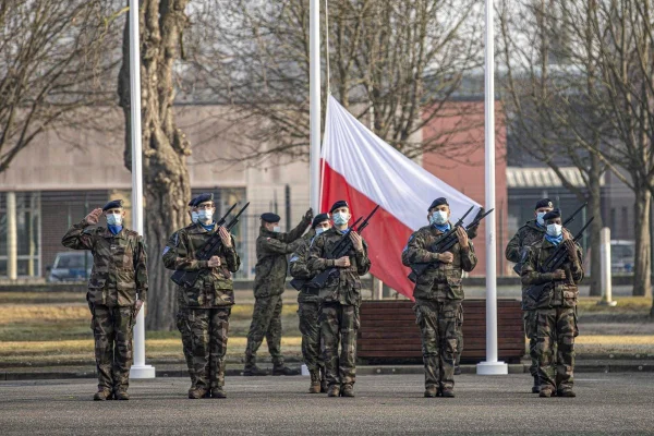 Luni va fi discutat planul de apărare comun al UE, dar 10 ţări printre care și România au obiecții din cauza limitării cooperării cu SUA