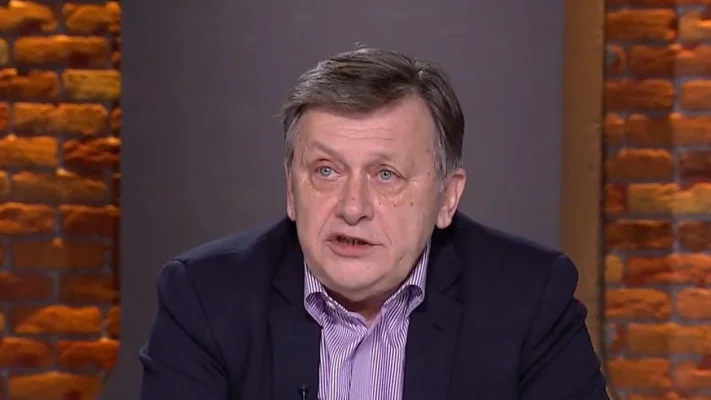Crin Antonescu despre rețelele sociale: Mă deranjează posibilitatea oricui de a spune orice, de a falsifica orice, de a instiga la orice