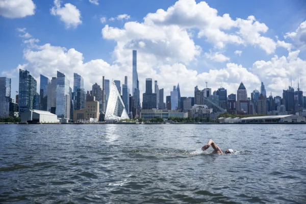 Peste 40.000 de pasageri au călătorit între Bucureşti şi New York, la un an de la reluarea zborurilor directe / Durata medie a unui zbor a fost de aproximativ zece ore