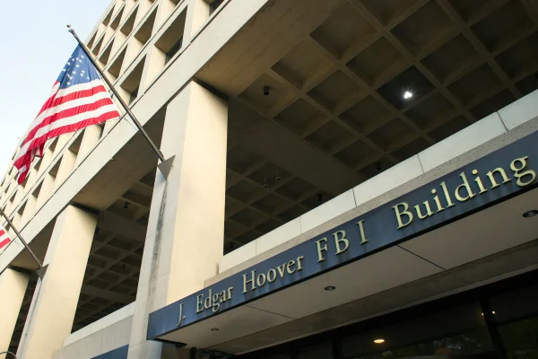 FBI: Un adolescent moldovean care și-a ucis părinții în SUA, intenționa sa-l asasineze pe Donald Trump