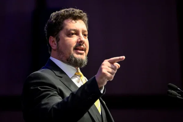Claudiu Târziu cere opoziției să strângă rândurile: „Coaliția de guvernare devine o amenințare directă la siguranța națională”