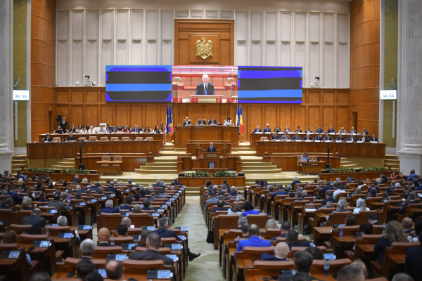 Guvernul Bolojan a primit votul de învestitură din Parlament