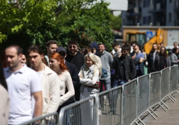 Prezența la vot duminică, record al ultimilor 25 de ani! Din 2000 nu s-a înregistrat acest procent la prezidențiale!