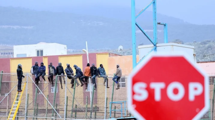 Expulzările de migranţi din SUA generează „preocupări grave”, declară un înalt reprezentant al ONU / Sute de migranți au fost trimiși într-o megaînchisoare din El Salvador