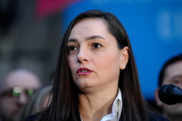 Grupul parlamentar POT de la Senat, DIZOLVAT. Doi senatori și-au dat demisia