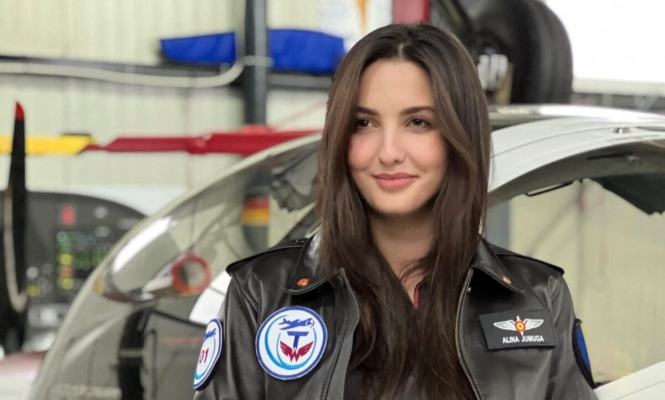 O tânără de 34 de ani e singura femeie instructor și examinator de Aviație Generală din România / ”Manșa nu te întreabă dacă ești femeie sau ești bărbat. Acolo știi ce ai de făcut, mergi mai departe”