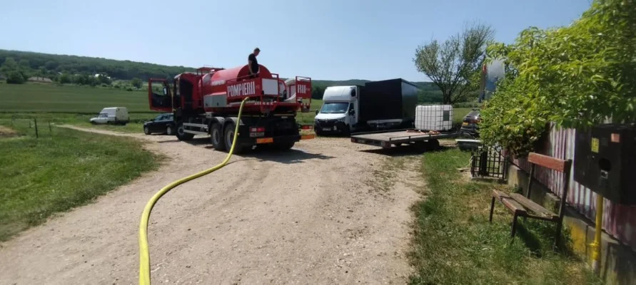 ​Peste 660.000 litri de apă, distribuţi într-o zi în zonele afectate de salinitatea din Târnava Mică