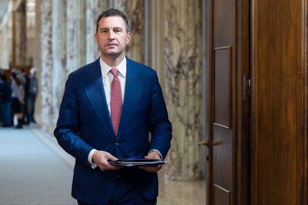 Tanczos Barna: „Cel târziu mâine dimineaţă va fi gata pachetul fiscal. Astăzi, coaliţia va trebui să se uite pe el şi să ia decizia finală”