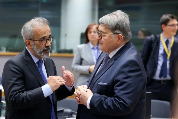 MAE: Hurezeanu a subliniat la reuniunea CAE importanța continuării sprijinului UE pentru Ucraina pe toate palierele