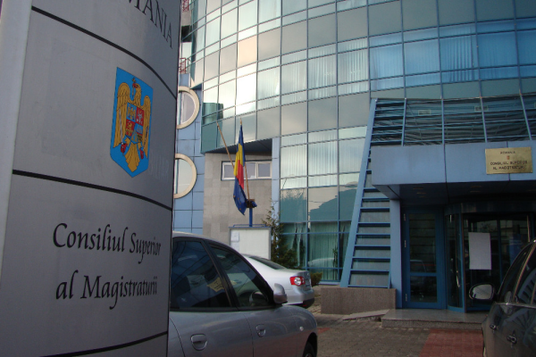 CSM, reacție în disputa despre vârsta de pensionare a judecătorilor: „A scăzut, pe fondul instabilității normative” / Date despre pensiile de serviciu