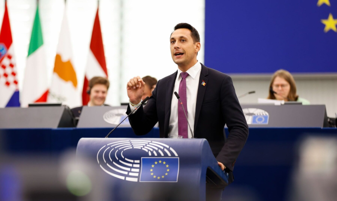 Europarlamentarul Vlad Gheorghe: O altă femeie ucisă / O tânără de 23 de ani – omorâtă și apoi incendiată în propria casă. De către un recidivist eliberat pentru ”bună purtare” / Faceți ceva să nu mai moară oameni!