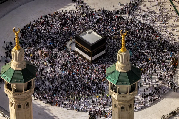 Peste un milion de musulmani s-au adunat la Mecca pentru Hajj, pelerinajul tradițional anual