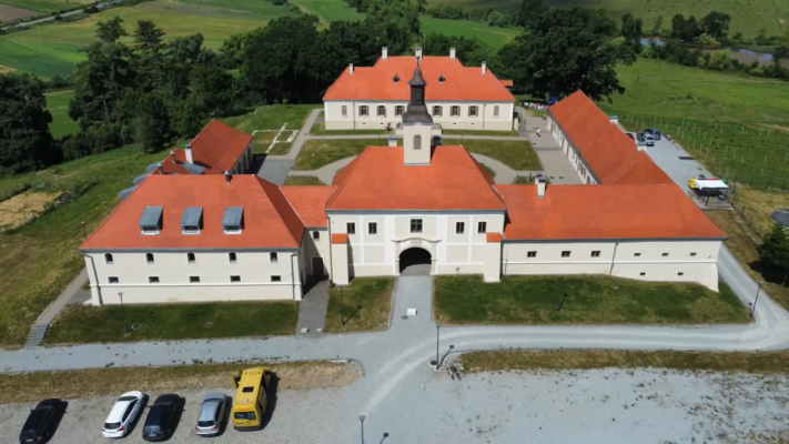 „Satul viu” de la Castelul Teleki din Bistrița-Năsăud. Evenimente dedicate artelor și patrimoniului, într-un loc încărcat de istorie