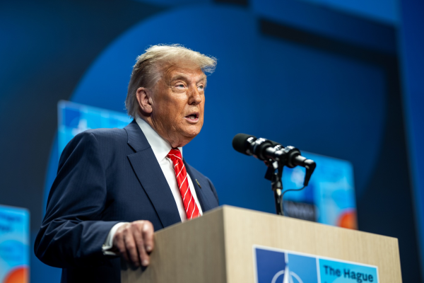Președintele american Donald Trump anunță că SUA vor furniza arme Ucrainei prin intermediul NATO