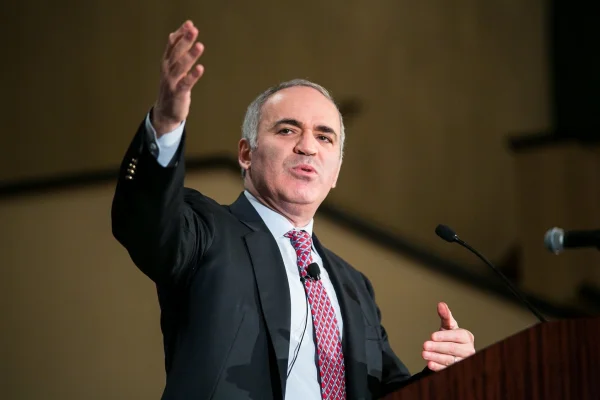 Garry Kasparov, mesaj pentru români: 'Votați să nu ajungeți ca în Rusia sau China'