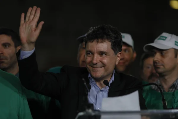Hotărâre BEC: USR nu poate face campanie pentru Nicușor Dan