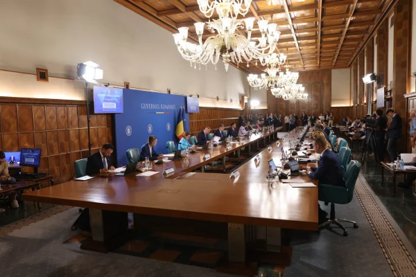 Codul QR mai așteaptă: Guvernul amână digitalizarea completă a diplomelor