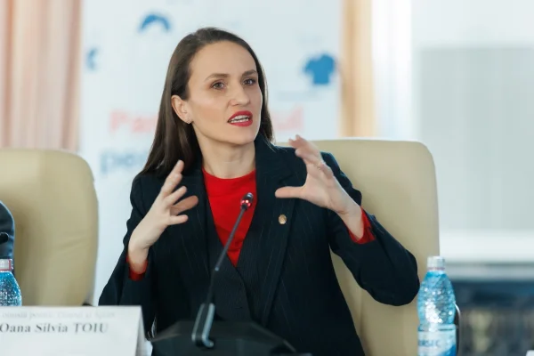 USR intră tare peste rotativa PSD - PNL: NU ar fi absurd să fie ca și USR să aibă premier