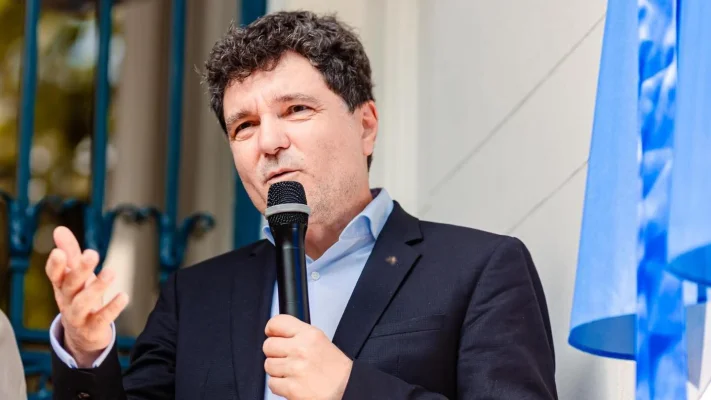 Nicușor Dan, nevoit să colaboreze cu cei care l-au sabotat