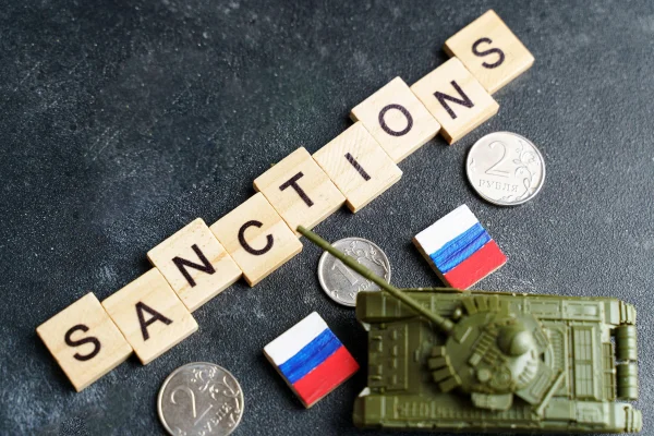 Uniunea Europeană ar putea bloca accesul a peste 20 de bănci la sistemul SWIFT, într-un nou pachet de sancțiuni pentru Rusia